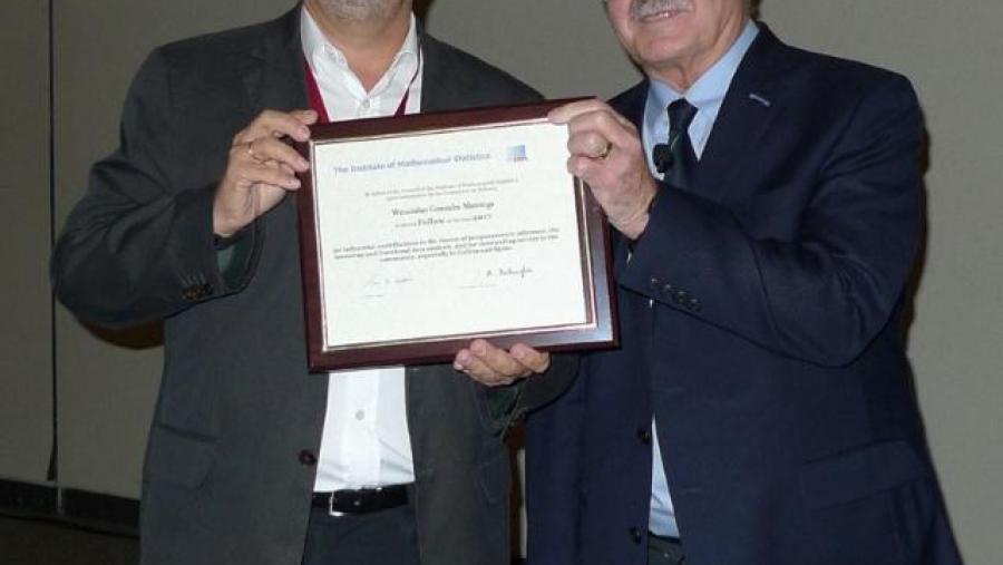 González Manteiga recibiu a credencial de membro do IMS en Baltimore, no transcurso do Joint Statistics Meeting