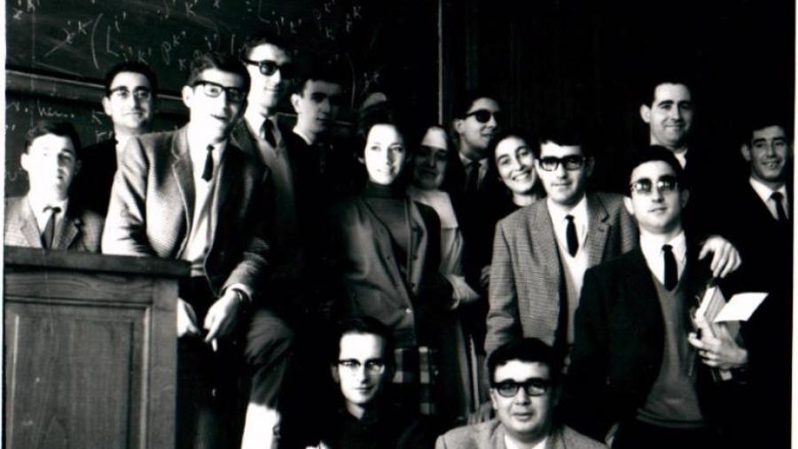 Imaxe de arquivo dun grupo de integrantes da promoción