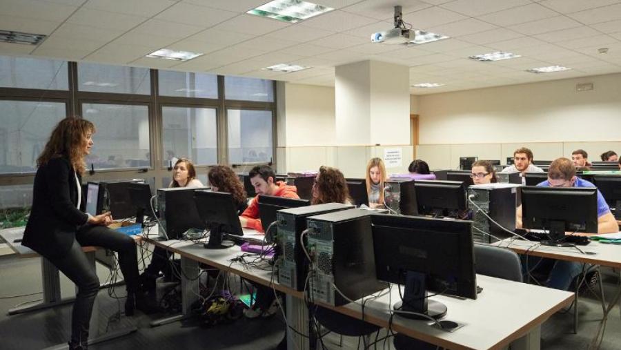 Das corenta españolas, a USC ocupa a novena posición