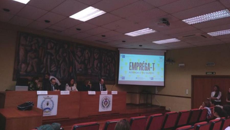 A sesión de apertura do programa tivo lugar este martes en Santiago