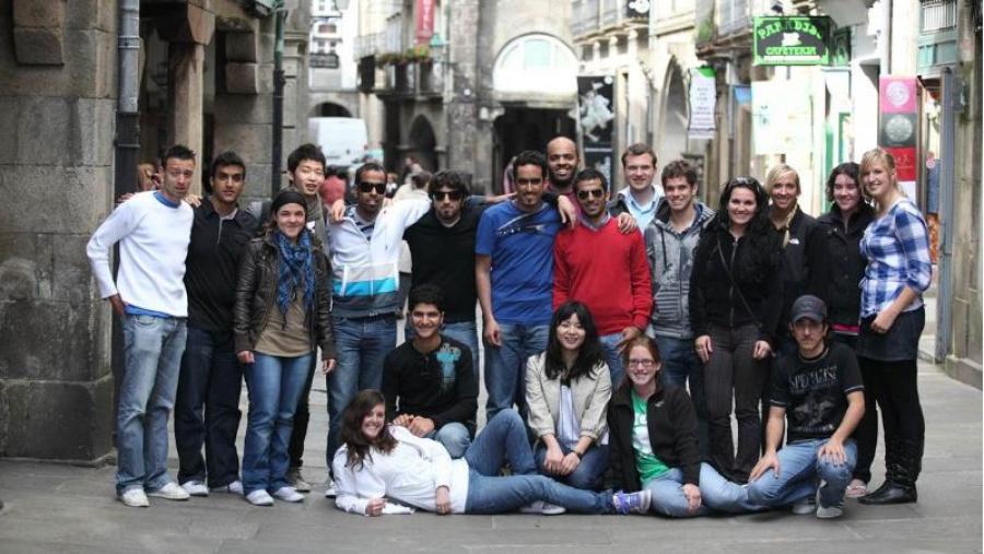 A Oficina de Cursos Internacionais busca familias compostelás que acollan estudantes estranxeiros