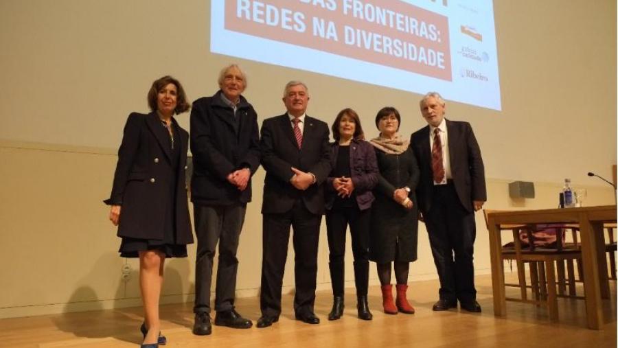 A USC recoñece coa súa Insignia de Ouro a Michèle e Armand Mattelart