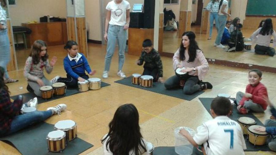 Os obradoiros de música impartidos por alumnado de Mestre en Educación Infantil e Primaria finalizan esta semana