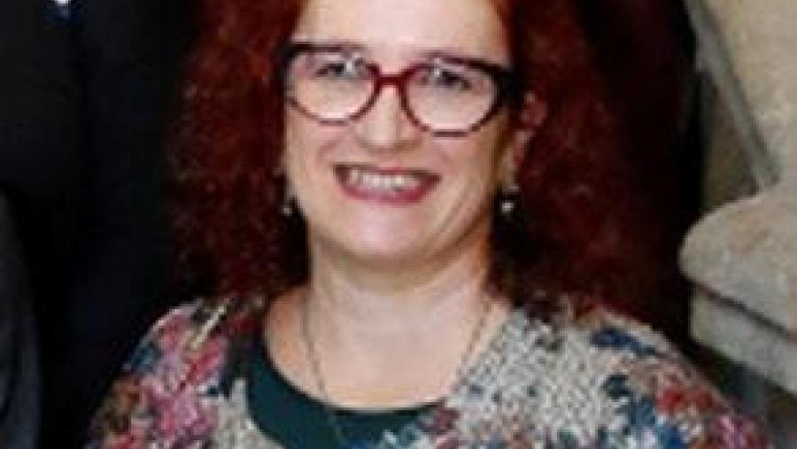 A profesora Elena Vázquez Cendón toma posesión como decana de Matemáticas