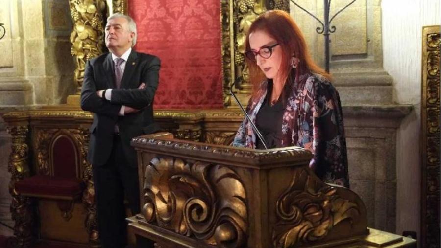 Elena Vázquez, nun momento da súa intervención en presenza do reitor