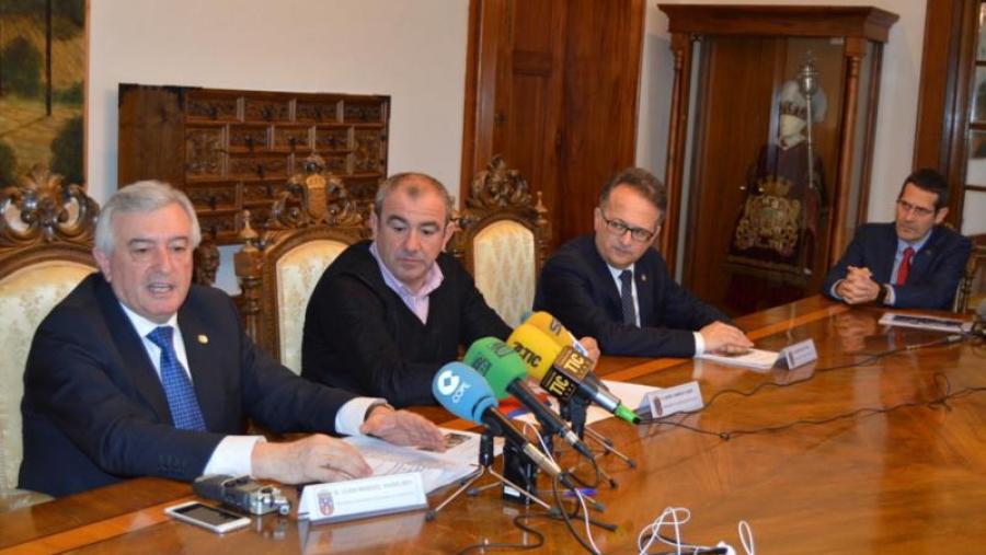 De esquerda a dereita, Viaño, Campos, Bueno e Barreiro, no Pazo de San Marcos de Lugo