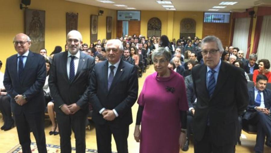 O reitor, no centro, xunto co resto de integrantes da mesa presidencia. Foto: Servimav-USC