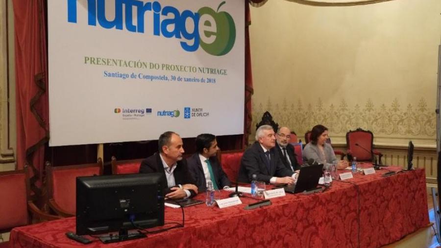 O reitor, no centro, presidiu o acto co que bota a andar o proxecto Nutriage. Foto. Servimav-USC