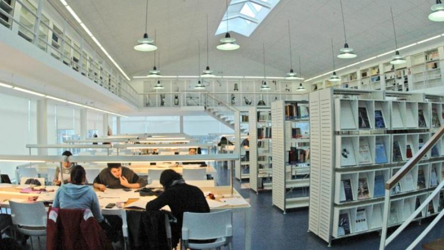 Amplíase o horario de apertura das bibliotecas Intercentros e Concepción Arenal