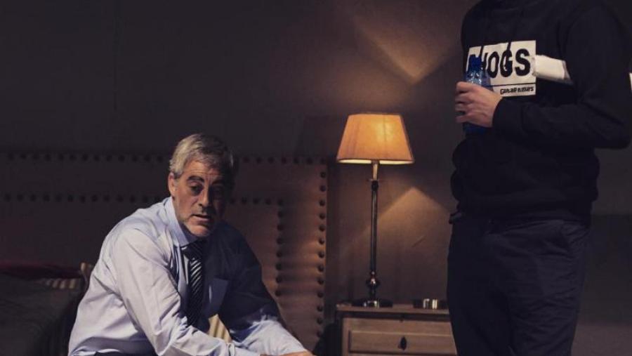 Unha escena de 'Dhogs'