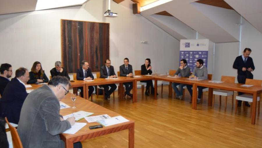 Participantes na reunión da xunta directiva do Clusaga, no edificio de Vicerreitorías de Lugo