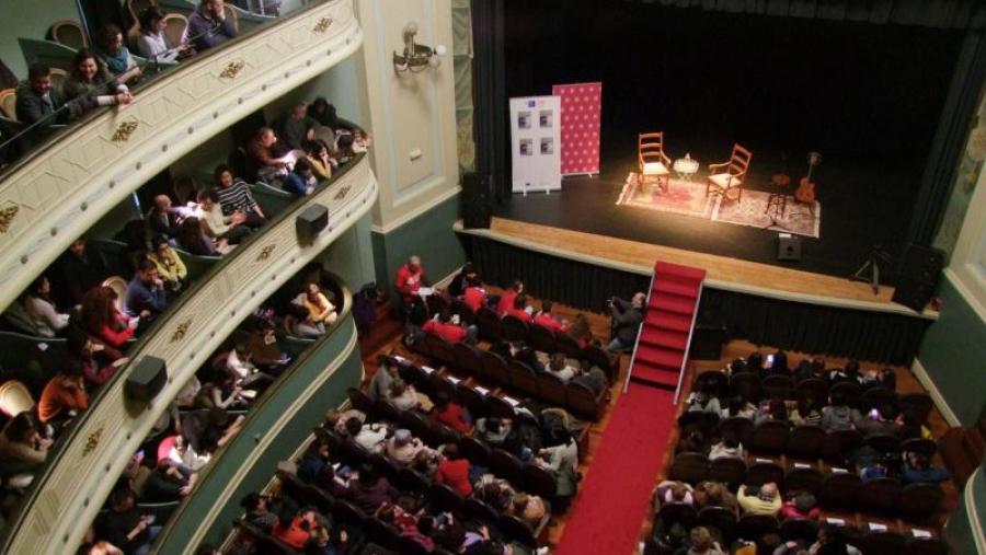 Cheo no Teatro Principal para conversar con Sés sobre o cambio climático, unha iniciativa do grupo SEPA Interea