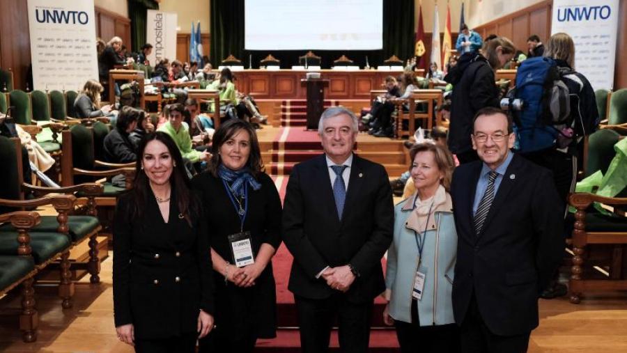 De esquerda a dereita, Yolanda Perdomo, Teresa Carballeira, Juan Viaño, Ana Nieto e Alberto Díez de Castro. Foto: Arxina