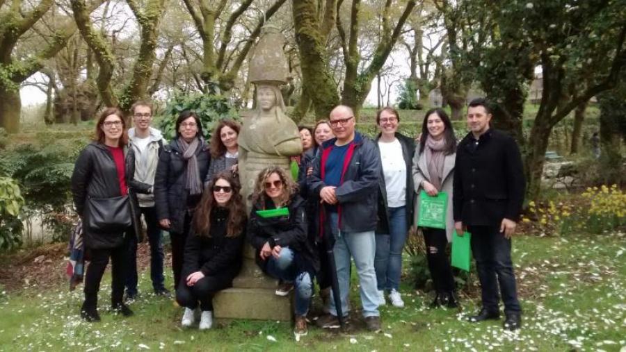 Novas andainas lingüísticas por Santiago en catro idiomas