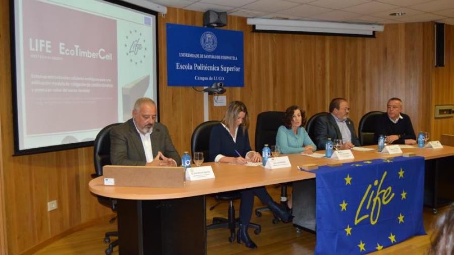 De esquerda a dereita, Iglesias, Méndez, López, Fernández e Guaita, na presentación do proxecto Life EcoTimberCell