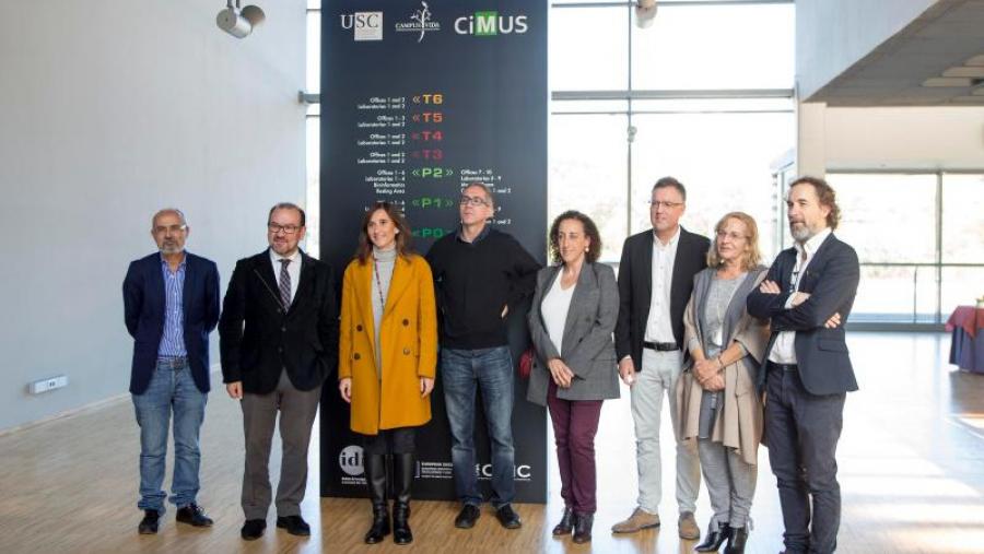 Foto de grupo da conselleira co reitor e os responsables dos centros visitados. De esquera á dereita, Carlos Dieguez, Antonio López, Carmen Pomar, Paulo Felix, Dolores Pérez, José L. Mascareñas, Mª...