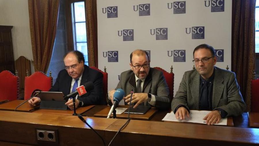 De dereita a esquerda, Gumersindo Feijoo, Antonio López e Miguel Angel Escotet. Foto: Servimav-USC