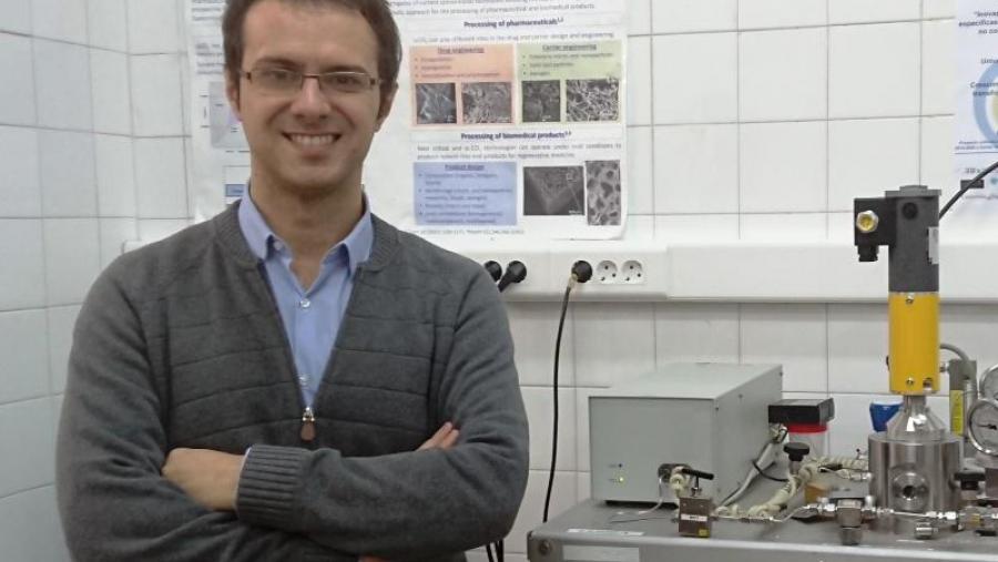 Carlos A. García González é investigador Ramón y Cajal do grupo I+D Farma