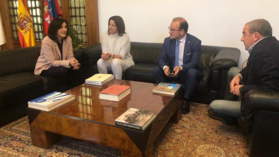 De esquerda a dereita, Valcárcel, Méndez, López e Campos, no lugués Pazo de San Marcos