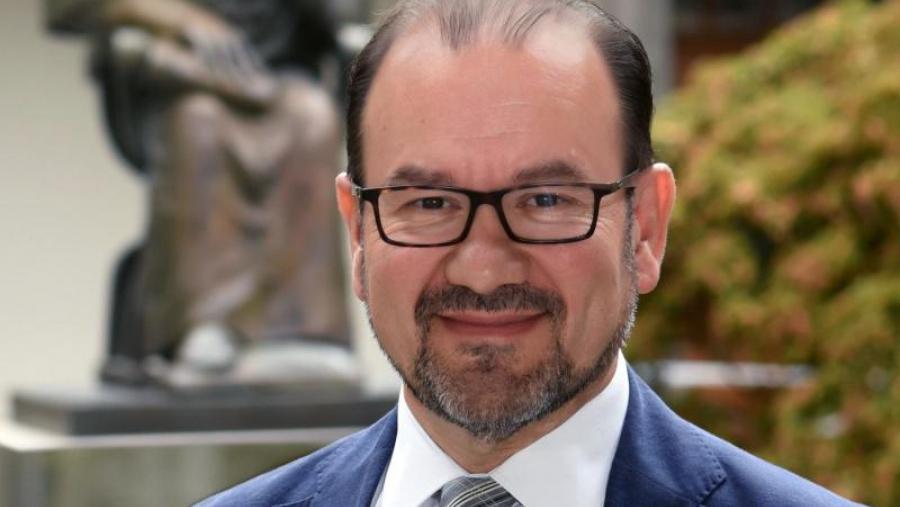 O reitor Antonio López reivindica a busca de espazos comúns entre Universidade e cidade