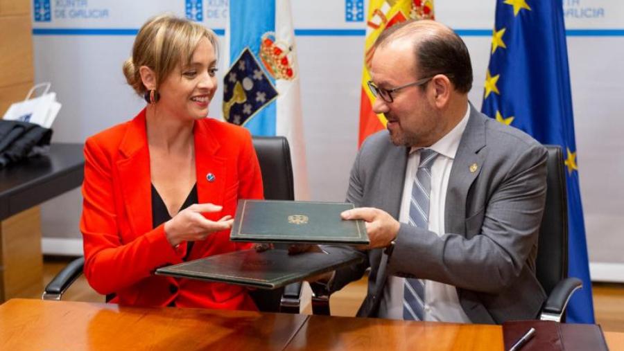 Fabiola García e Antonio López, no acto de sinatura do convenio. Foto: Xunta