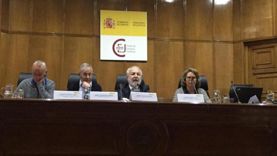 Ángel Carracedo Álvarez e Lourdes Prieto Solla, segundo e cuarta pola esquerda. Foto: Leonor Sierra