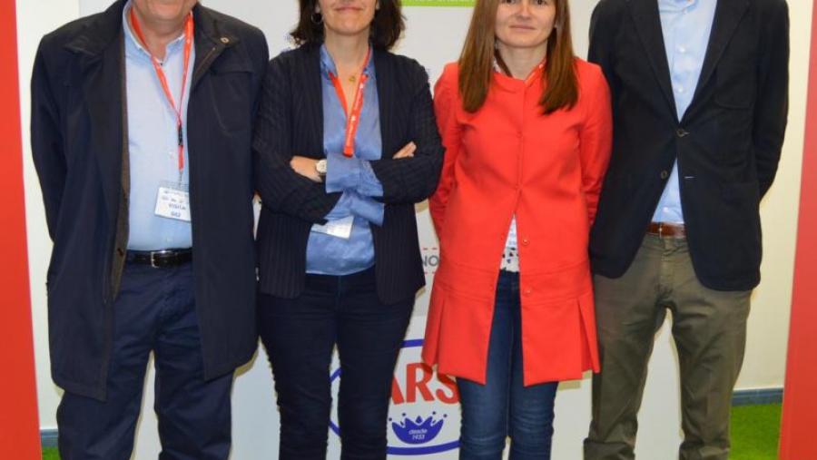 De esquerda a dereita, Juan Méndez, Montserrat Valcárcel, Marta Barreiro e José Armando Tellado, na planta de Larsa en Outeiro de Rei