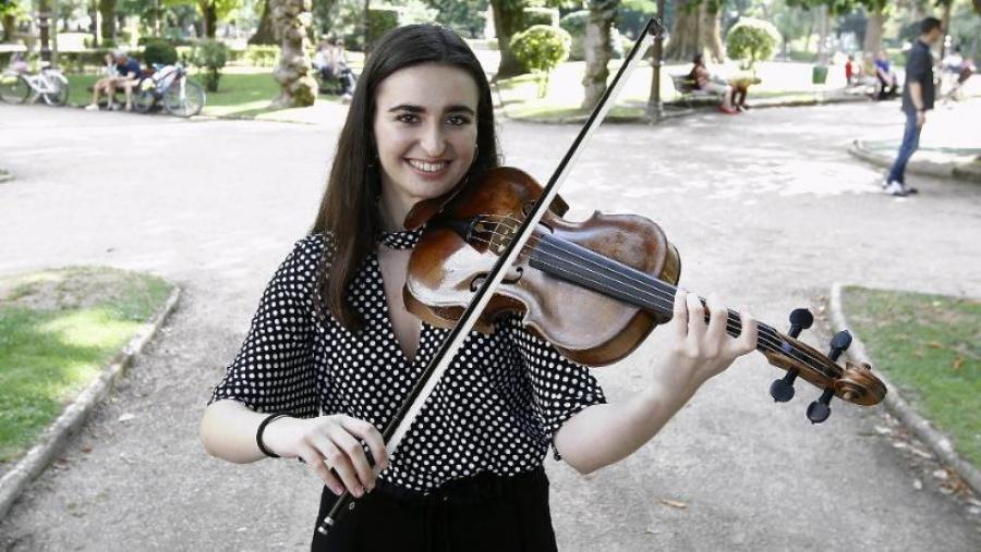 Iria Fernández Silva, no parque Rosalía de Castro de Lugo. Foto de X. Ponte