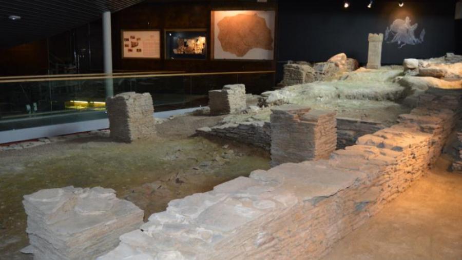Xacemento arqueolóxico do Museo Universitario A Domus do Mitreo