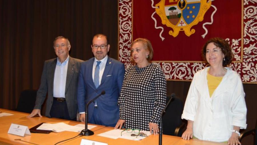 De esquerda a dereita, Lestegás, López, Sarceda e García, no acto de toma de posesión da decana de Formación do Profesorado