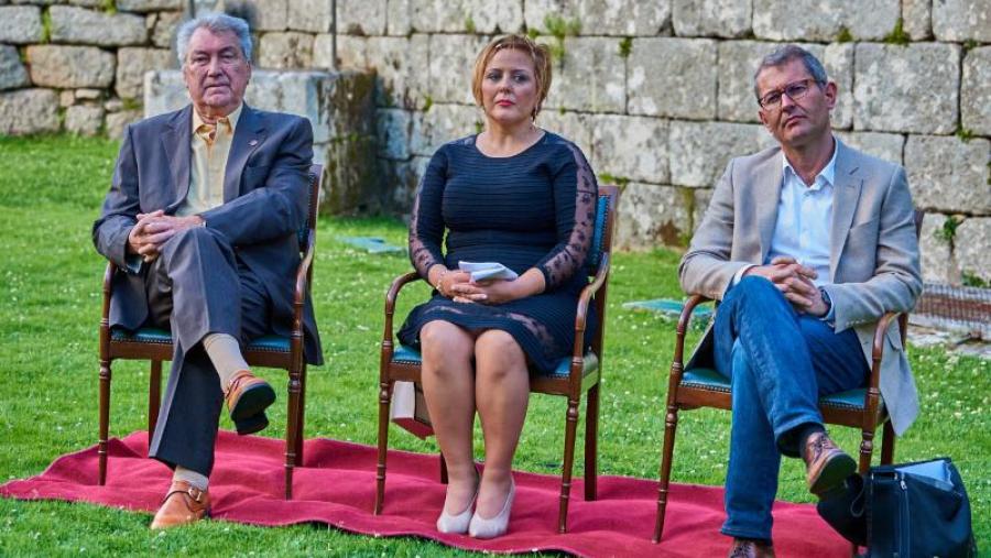 De esquerda a dereita, Manuel Bermejo, Paz Filgueira e Abraham Gallas en representación de Carlos Salgado.