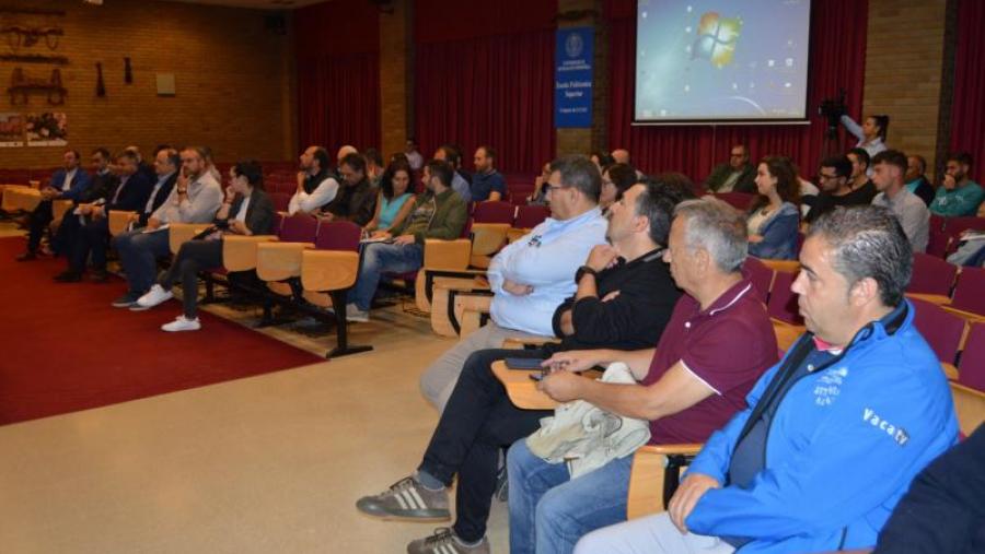 Participantes na sesión de apertura da xornada sobre 'Smart farming e novas tecnoloxías na produción de leite'