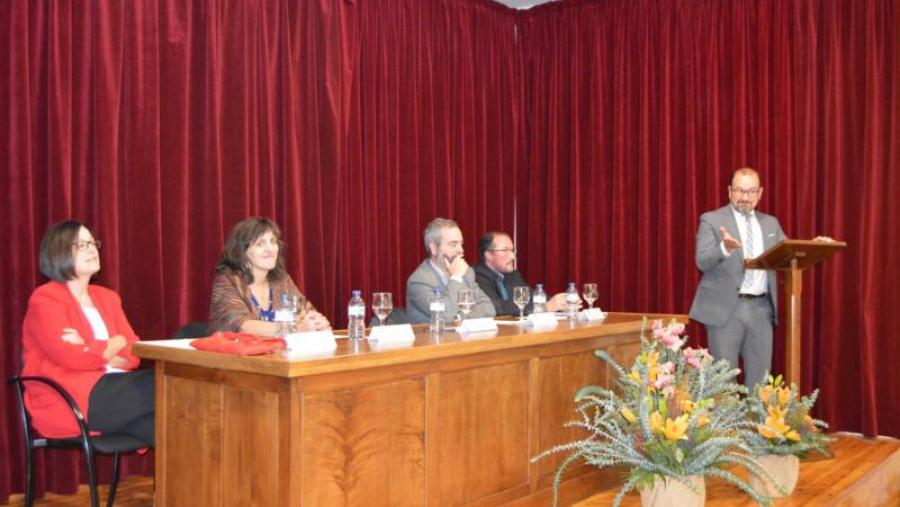 Vázquez, Valcárcel, Arce, Fernández e Antonio López, de pé, na apertura do curso do SUR da USC, na residencia 'Bal y Gay¡