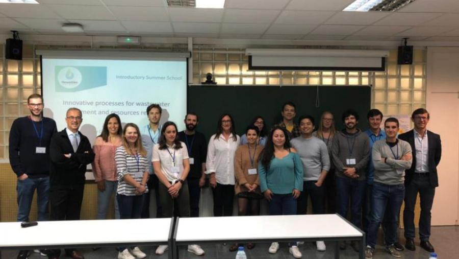 Otero Espinar xunto ao alumnado de doutoramento que participa nesta iniciativa