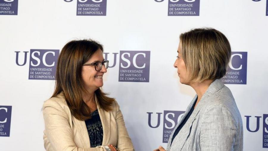 Mar Lorenzo, xunto coa responsable de Comunicación de ADOS, destacou o compromiso da USC co Reto que se desenvolverá este martes