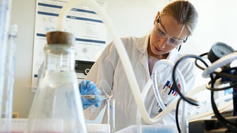 O traballo agora publicado preséntase como unha guía actualizada para interpretar a evolución da medicina de precisión por vía oral. Imaxe de arquivo