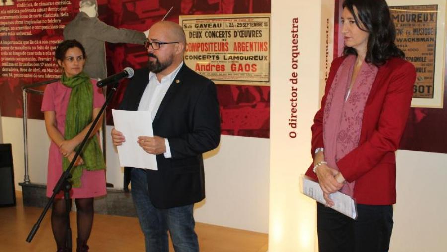 Javier Garbayo, xunto a Montserrat Capelán e Paloma Vela. Foto: Abanca