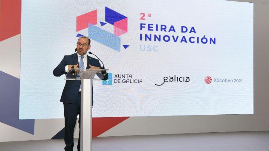 O reitor, nun momento da inauguración da II Feira de Innovación. Foto: Santi Alvite