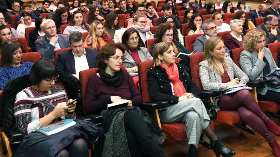 Público asistente ao acto. Foto: Santi Alvite